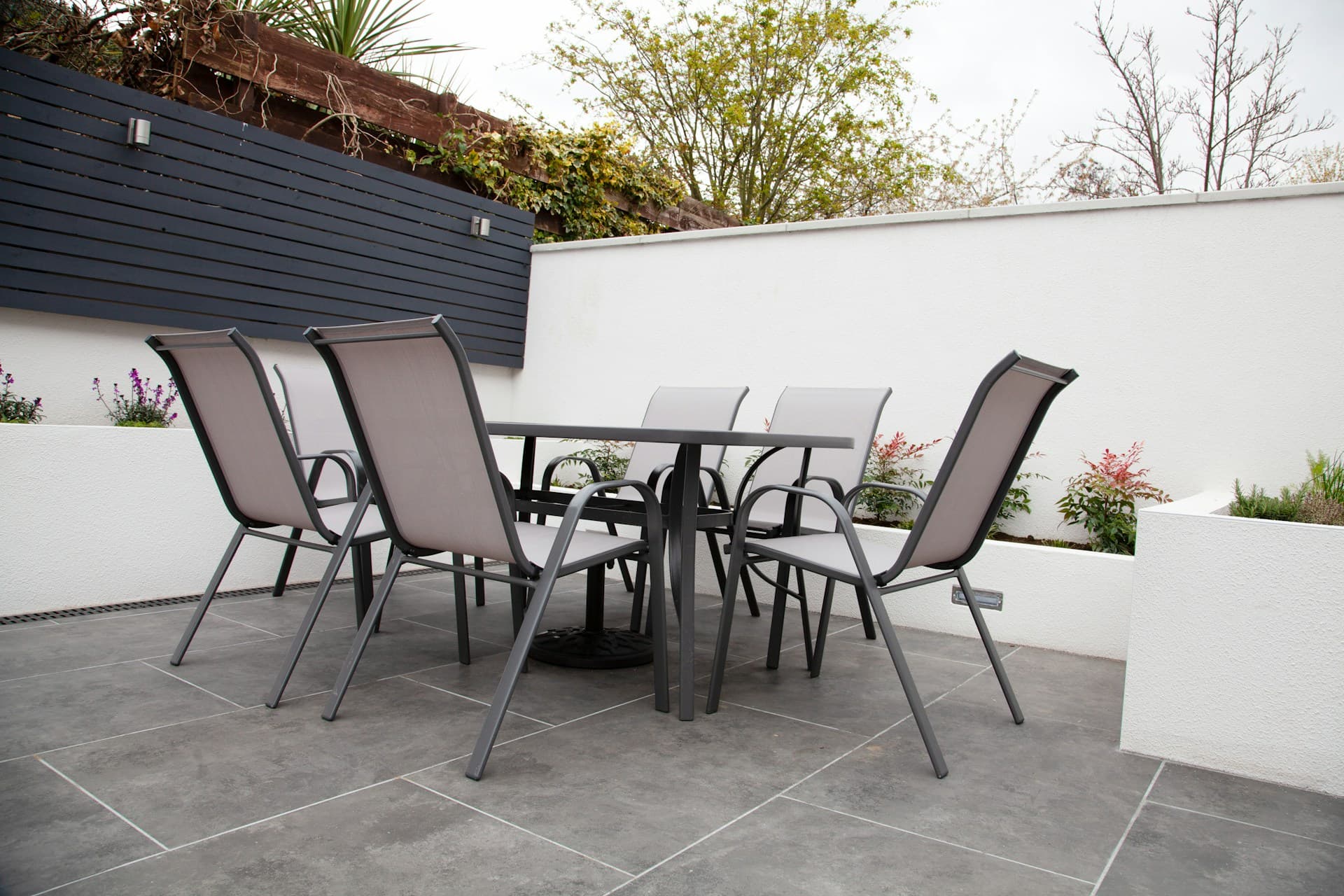 Terrasse carrelée après rénovation complète